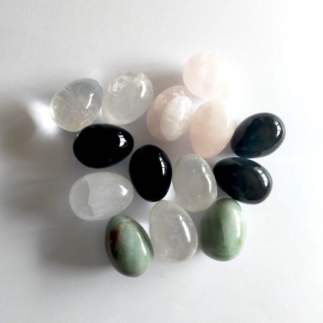 LIQUIDACIÓN HUEVOS YONI  varios minerales 